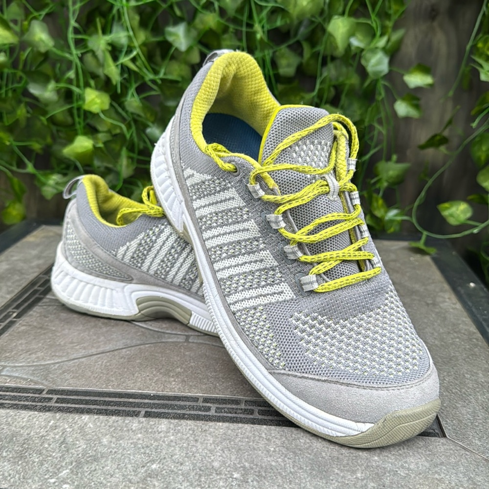 Orthofeet Coral Stretch Knit - Gray women's sneakers size 8